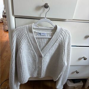 Zara Off-White Ribbed Cropped V-Neck Cardigan